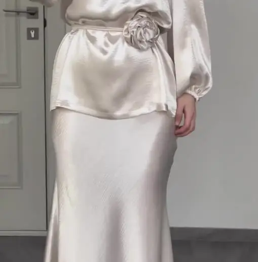 Moda outono cor sólida feminina 2 peças com decote em v 3d flor decalque amarrado cintura chiffon camisa e cintura alta conjunto de saia rabo de peixe