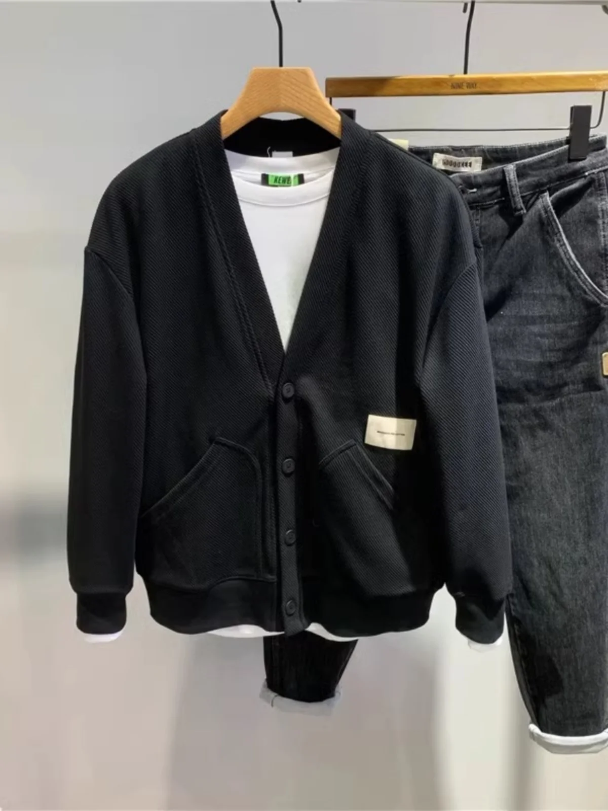

V-Neck Single Button Sweatshirt Cardigan Men's Design Sensation Spring Autumn New Korean Version Casual Fashion Outerwear