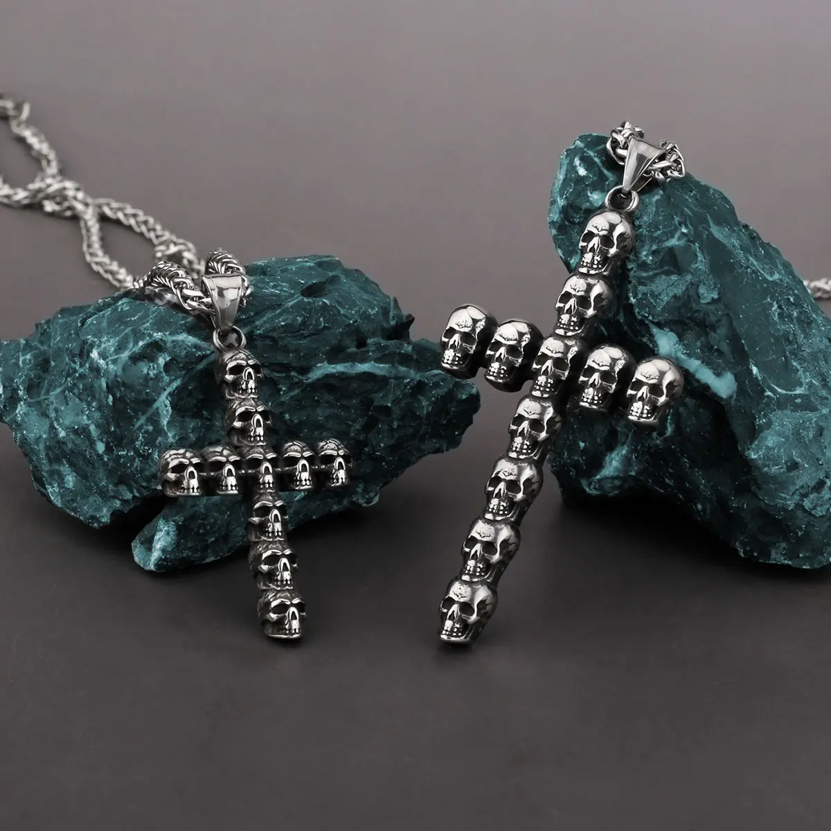 

Gothic Skull Shaped Cross Charm Personality Men's Pendant Necklace Fashion Punk Party Jewelry Stainless Steel Gift Wholesale