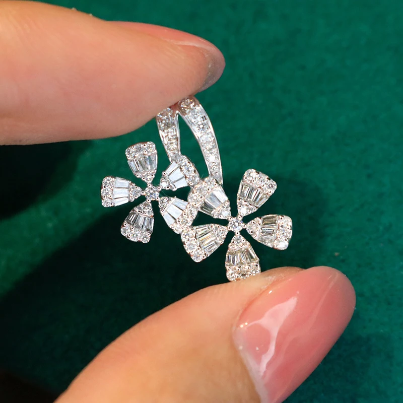 LUOWEND 100% 18K White Gold Necklace Elegant Flower Shape 0.60carat Real Natural Diamond Pendant Necklace for Women Fine Jewelry