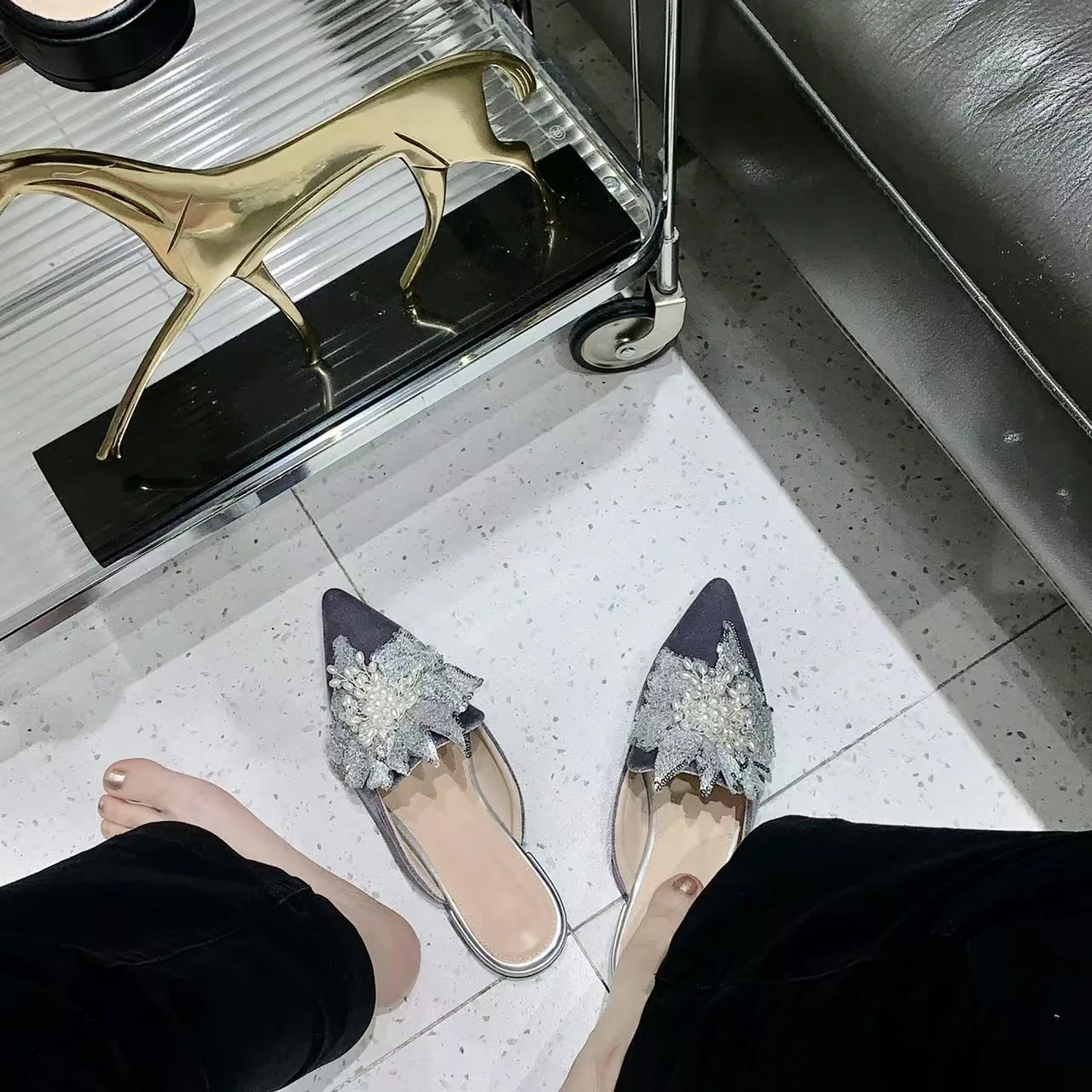 Suede Pointed Slippers Pearl Flower Decorated High Heels Shallow Mouth Half Drag Sandals Comfortable Breathable Summer Shoes