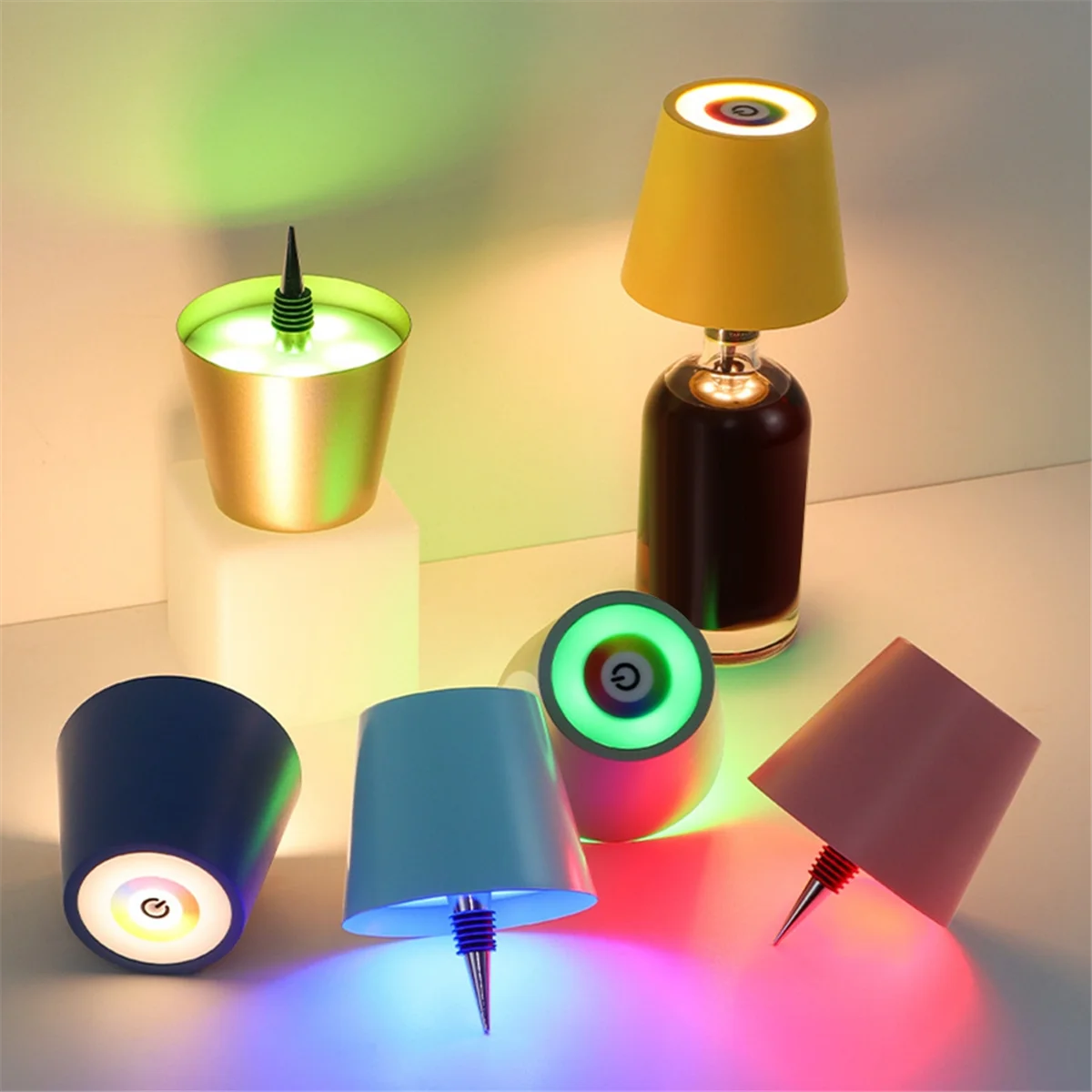 Lampada per bottiglia wireless A26P Modalità RGB e paralume per bottiglia con regolazione continua a 3 colori Luci per bottiglia ricaricabili per bar B