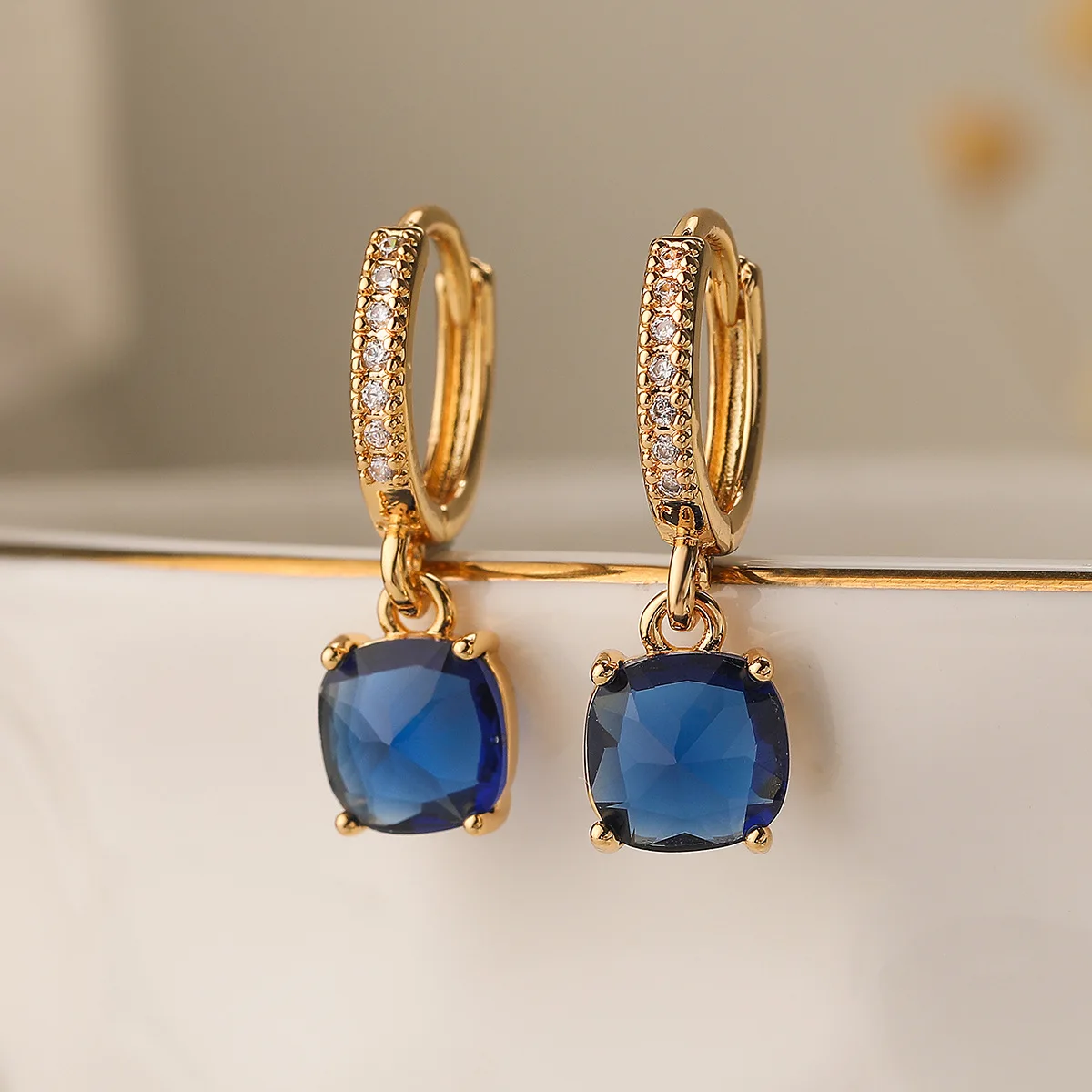 GANPUP Luxuriöse farbige AAA-Zirkonia-Ohrhänger für Damen, Nischenmode-Ohrschmuck, Accessoires, Geschenk für Partys – Detail 4