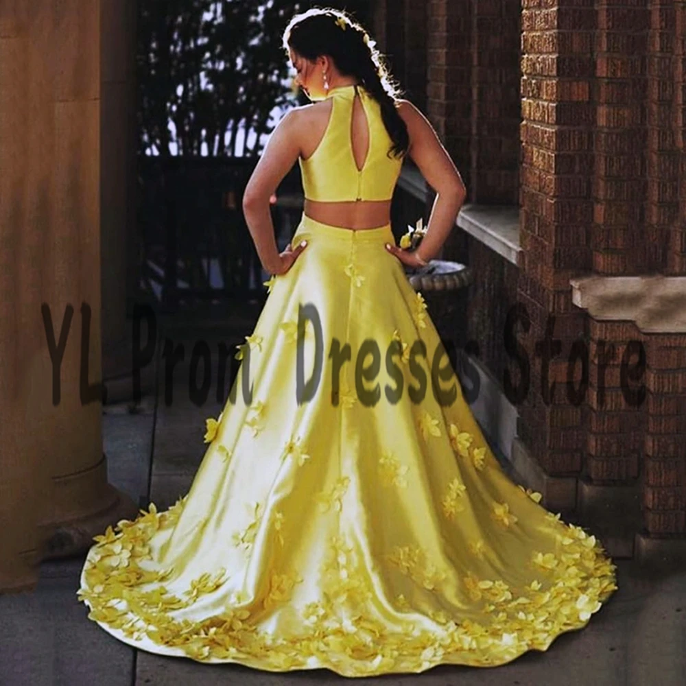 YL White 3D Butterflies Satin Graduation Gowns Sleeveless Halter Neck 2 Pieces Reunion Classmaetes Dresses Long Prom Dress 2022