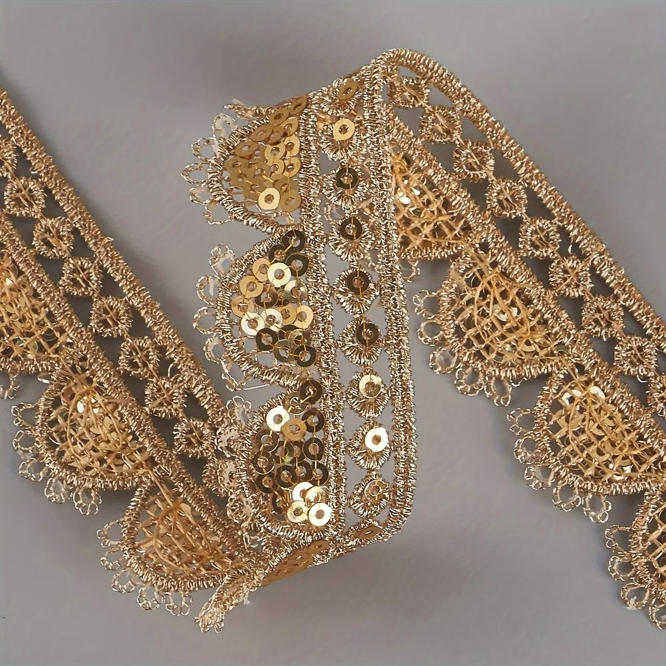 encaje-de-lentejuelas-con-hilo-dorado-y-bordado-calado-aplique-de-encaje-con-hilo-dorado-encaje-como-accesorio-decorativo-para-trajes-de-espectaculo
