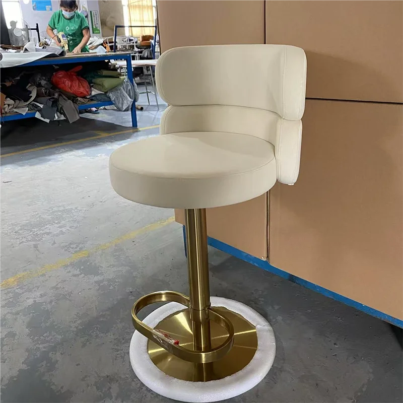 Рисунок 5 - Зеленые регулируемые барные стулья