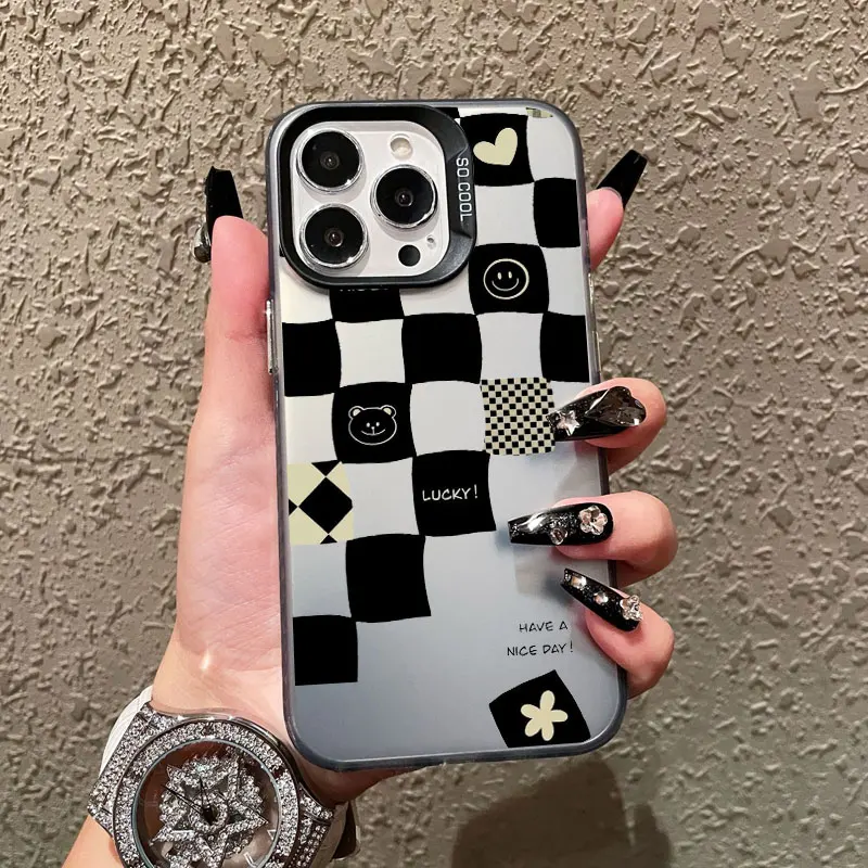 

Black And White Plaid Print Smiling Face Pattern Phone Case For Samsung Galaxy S25 S24 S23 S22 Ultra Plus S21 S23 S24 FE Covers