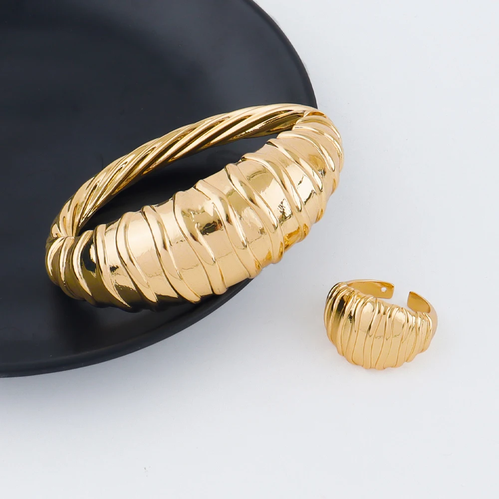 Vergoldetes Ohrringe- und Halsketten-Armband-Ringe-Set für Damen Italienischer Vintage Hochzeits- und Partyschmuck Geschenkset – Detail 24