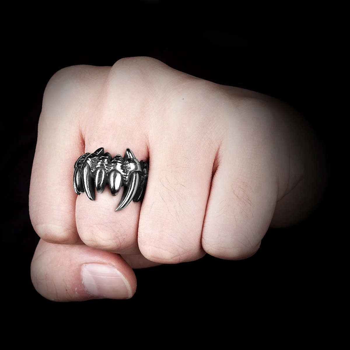 Stainless Steel Men Rings Beast Monster Teeth Punk Rock Hip Hop Cool for Biker Male Boyfriend Jewelry Creativity Gift Wholesale