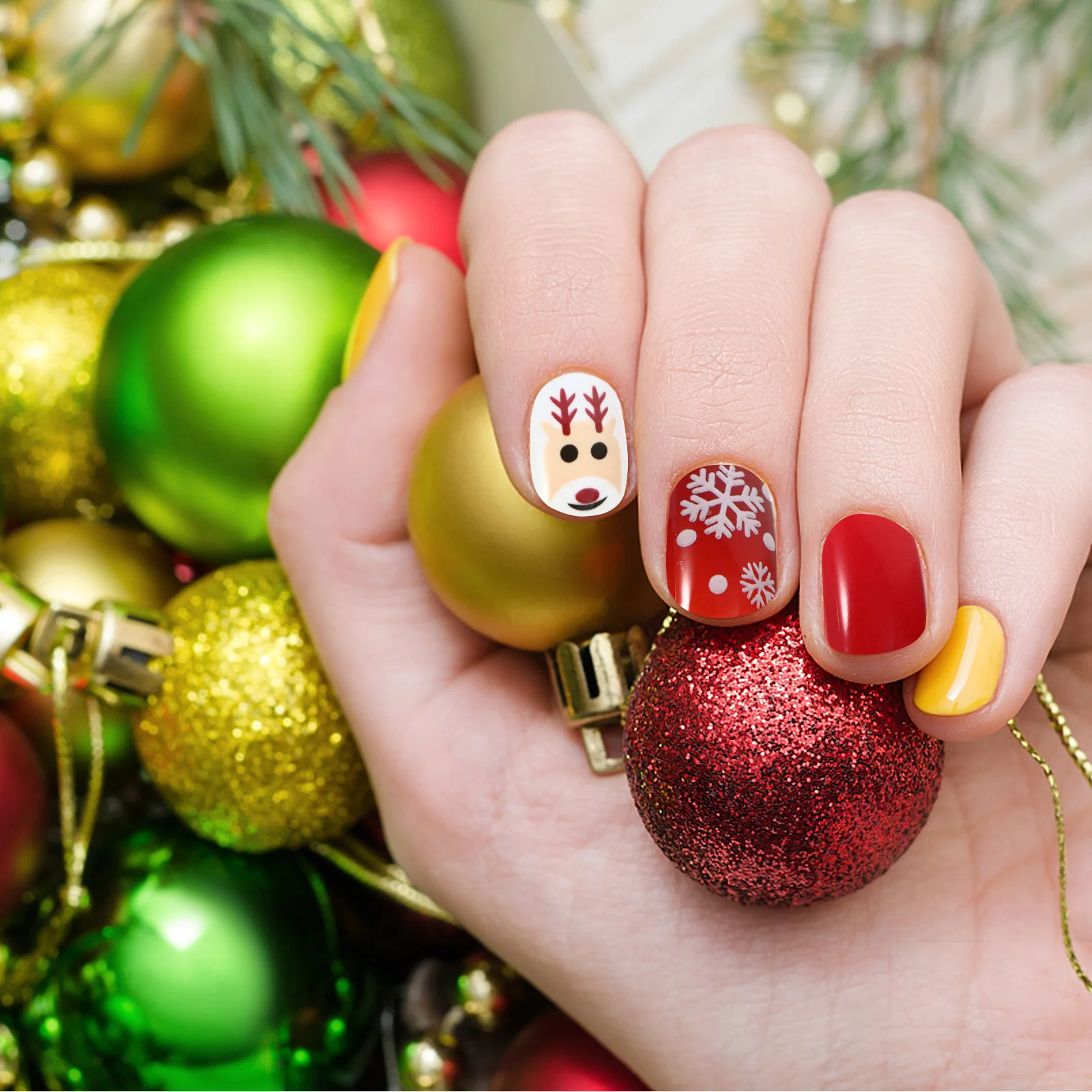 

48Pcs Full Cover Christmas Fake Nails Press on Nail Tips Red Xmas False Nails Reindeer Artificial Nail Art Girls Holiday Decor