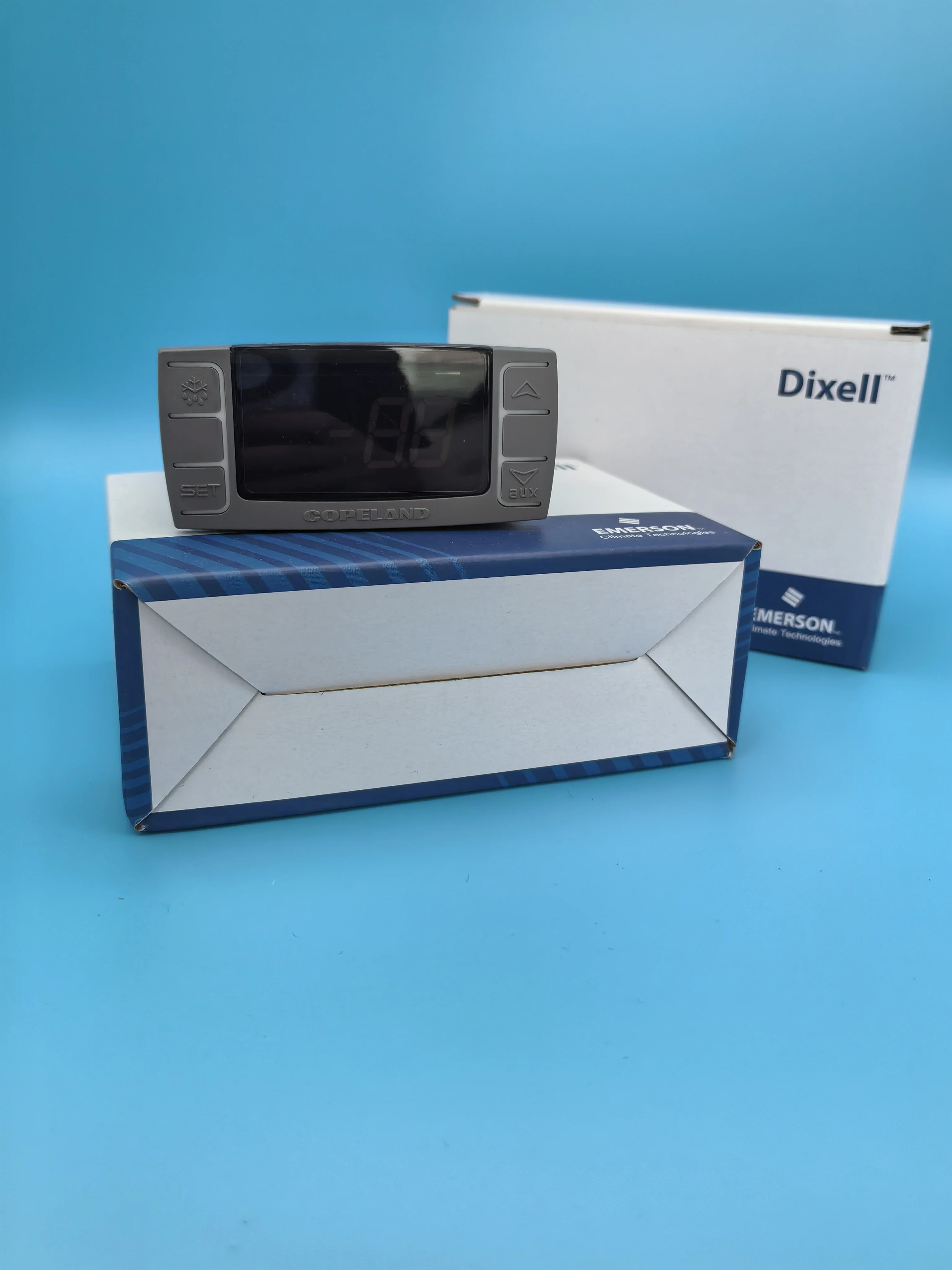 

Итальянский термостат эльфа DIXELL XR02CX-5N0C1, однореле 220 В