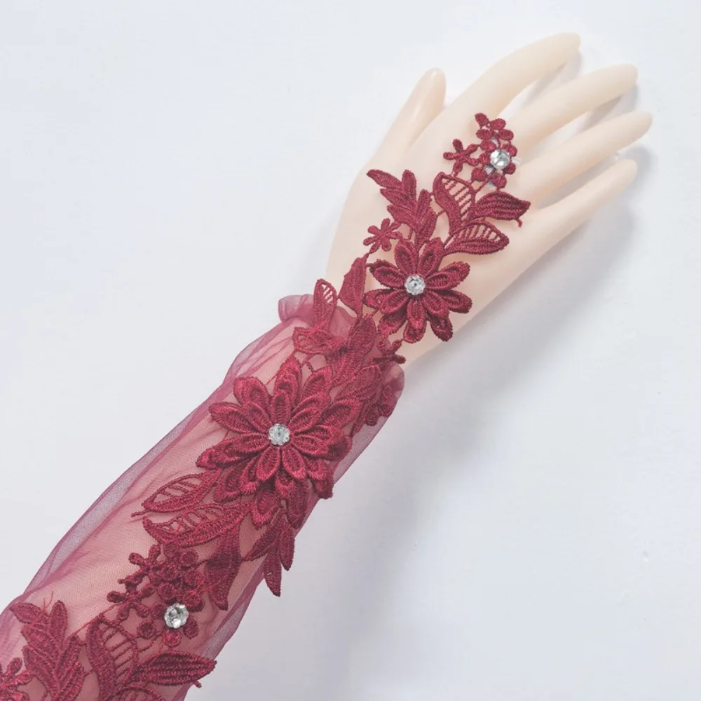 New Lace Embroidery Bridal Gown Mittens Long Hollow Out Wedding Bridal Gloves Pearl Diamond Banquet Gloves Clothing Accessories