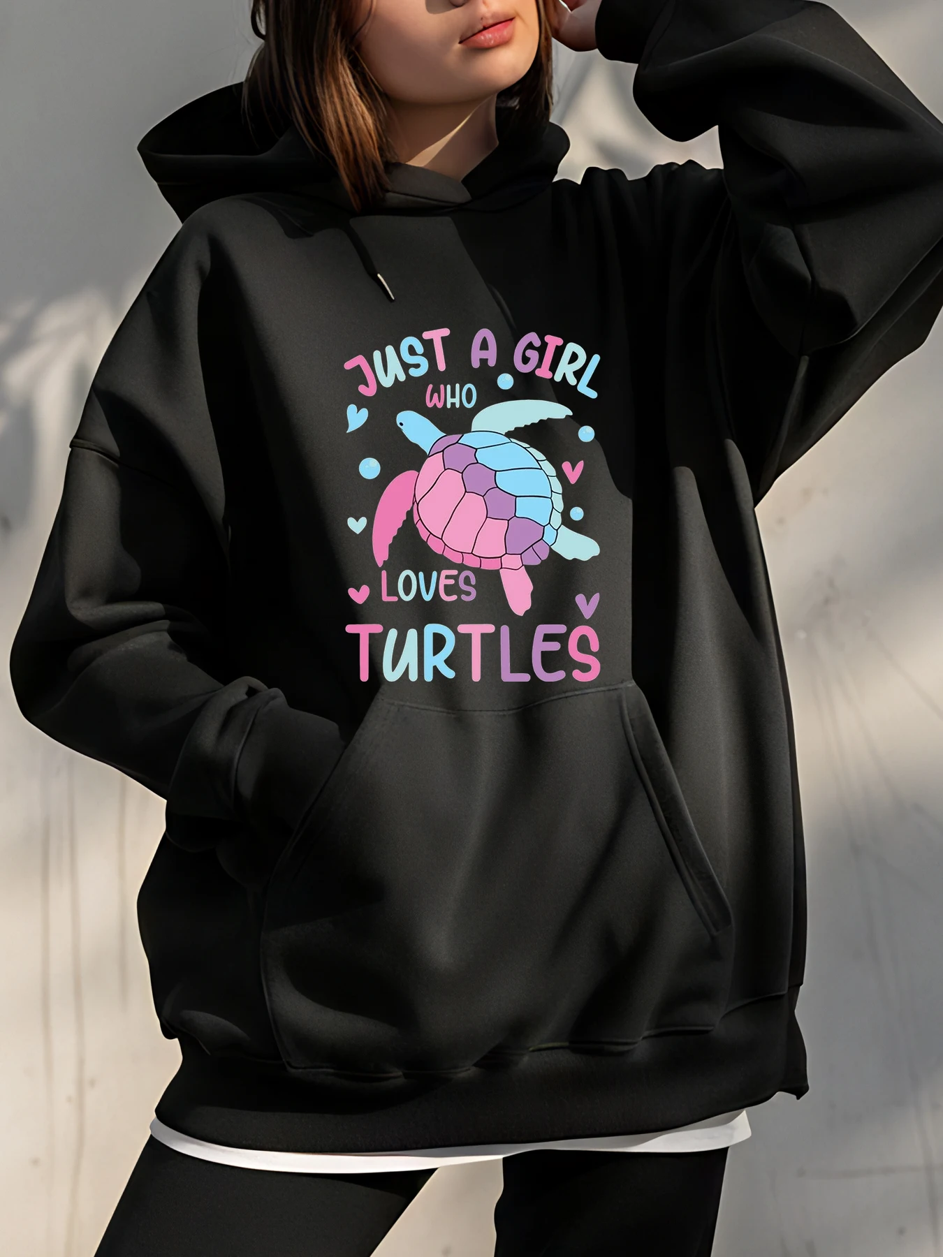 

Толстовка с капюшоном Just a Girl Who Loves Turtles с красочным принтом черепахи и деталями в виде сердечек для женщин, повседневная одежда на открытом воздухе