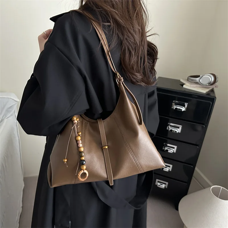 

Minimalist Texture Tote - Women's New Winter Retro Large Capacity Commuter Shoulder Crossbody Bag