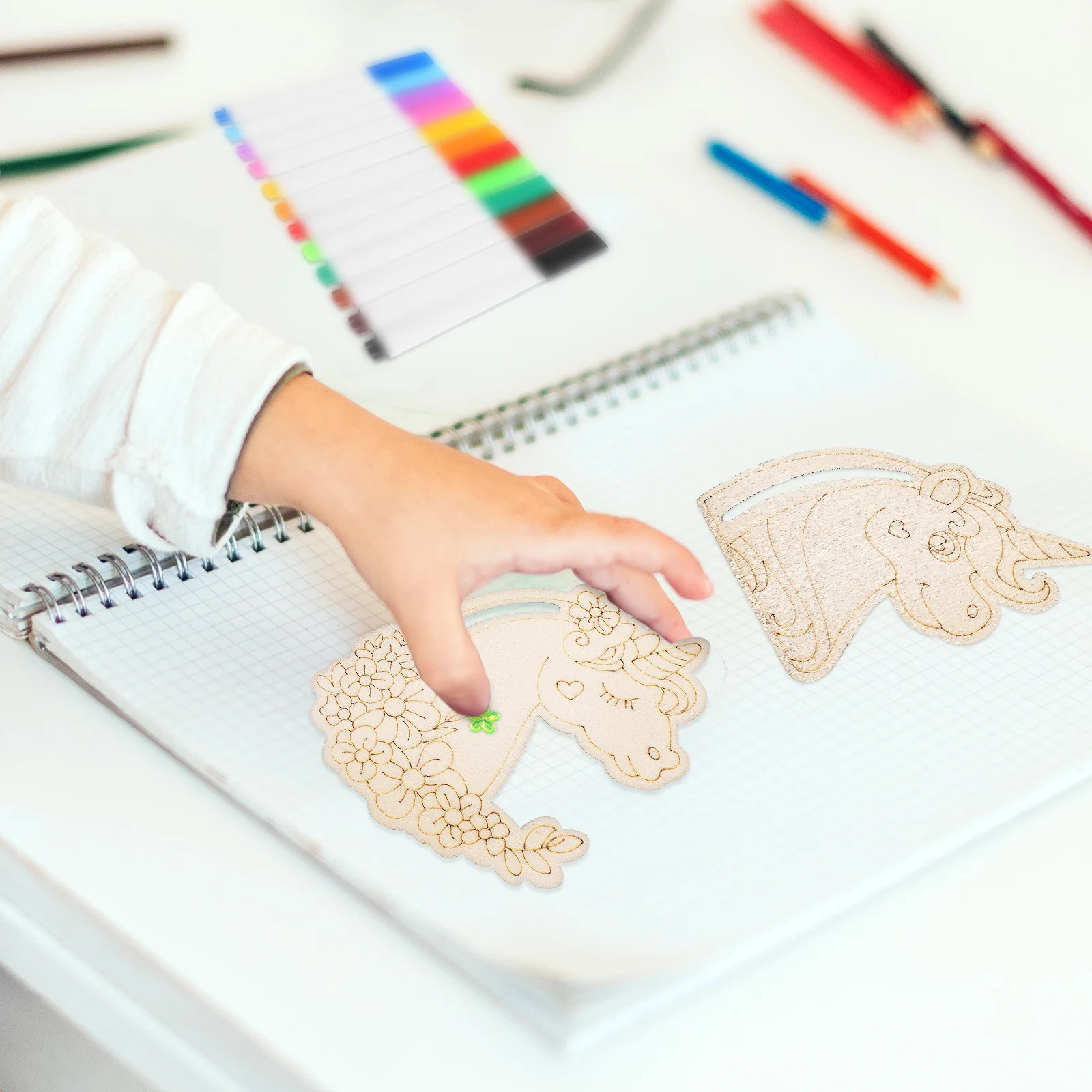 ชุดยูนิคอร์นไม้ดิบ 1 ชุด สำหรับงานประดิษฐ์สร้างสรรค์ เหมาะสำหรับงานปาร์ตี้ ห้องเรียน หรือวันฝนตก