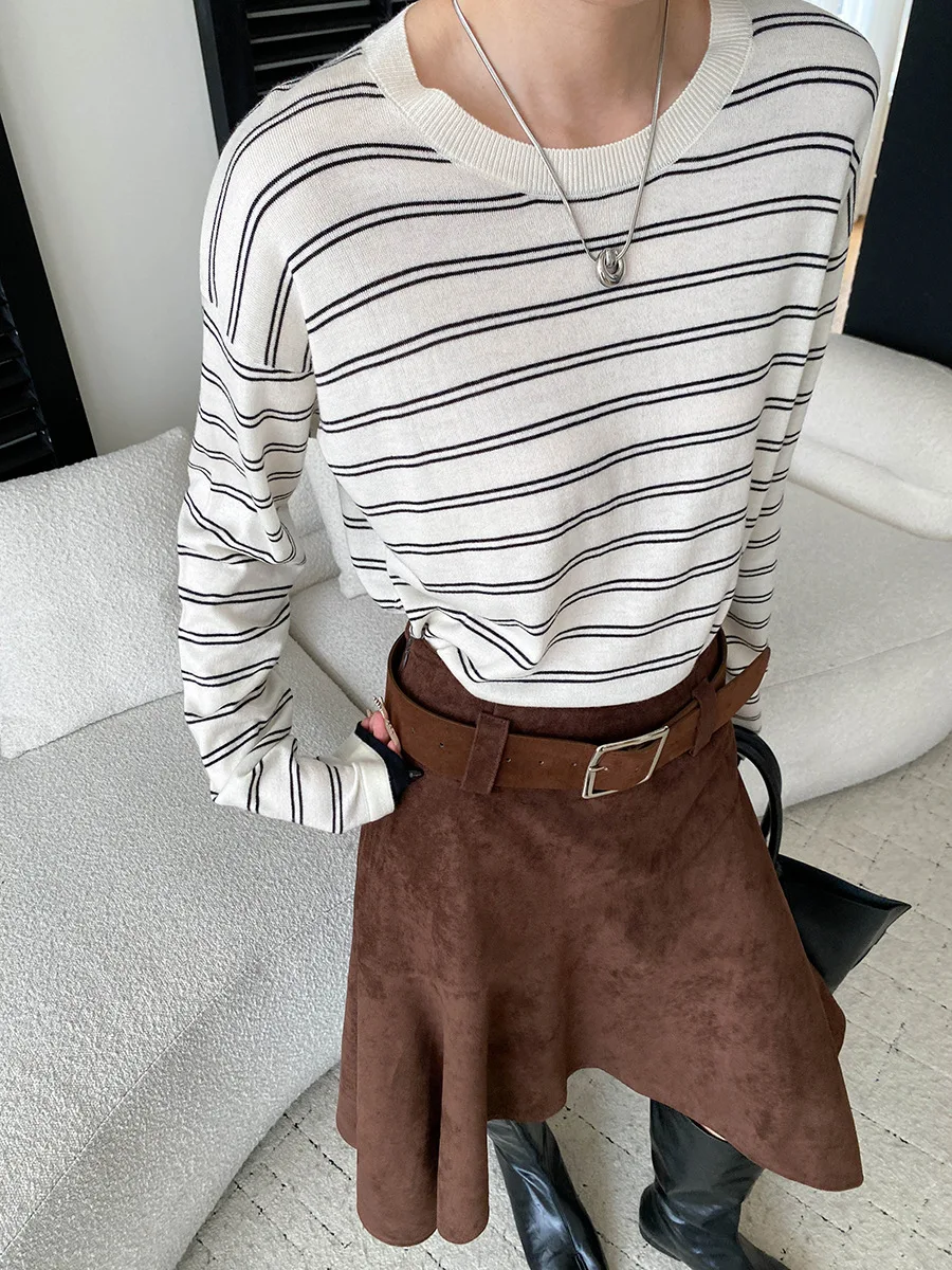 Autumn new color blocking striped loose slimming round neck knitted sweater
