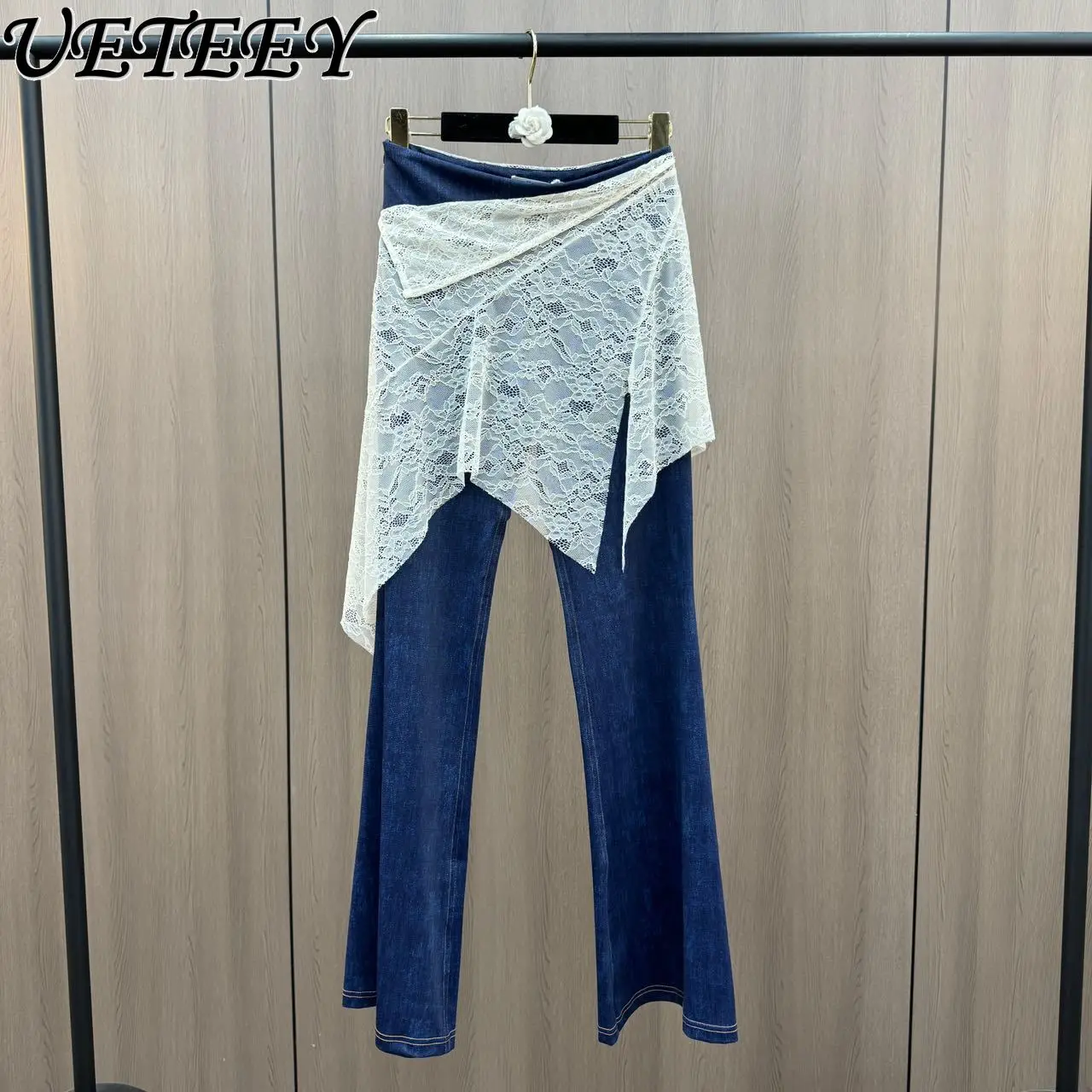 

2025 Autumn New Lace Patchwork Fake Two-Piece Blue Jeans Women Slimming Design Sense Niche Imitation Denim Pants High Street