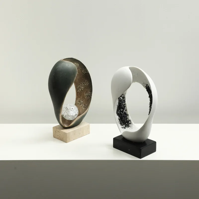 Italian minimalist retro geometric ring resin sculpture, exhibition hall hotel entrance desktop high-end decorative crafts