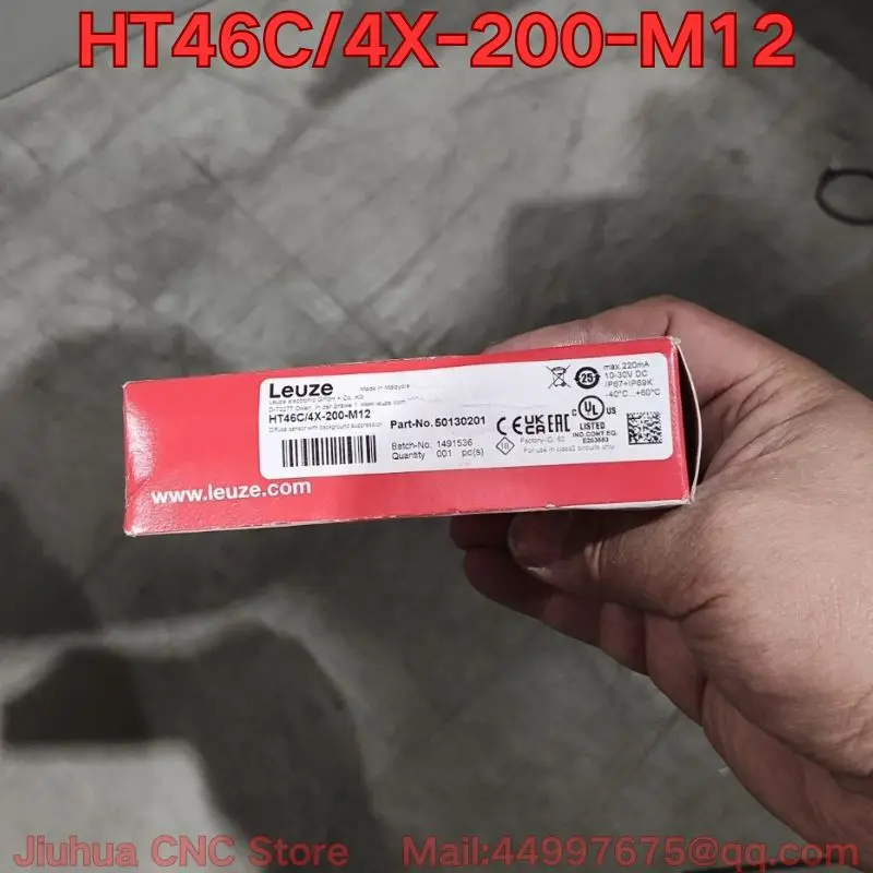 

New HT46C/4X-200-M12 photoelectric sensor