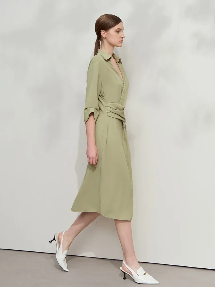 AMII Minimalist Dress Women 2025 Autumn New Elegant Office Lady Lapel V-neck Slim Non-stretch Pleated Knee A-Line Dress 12521027