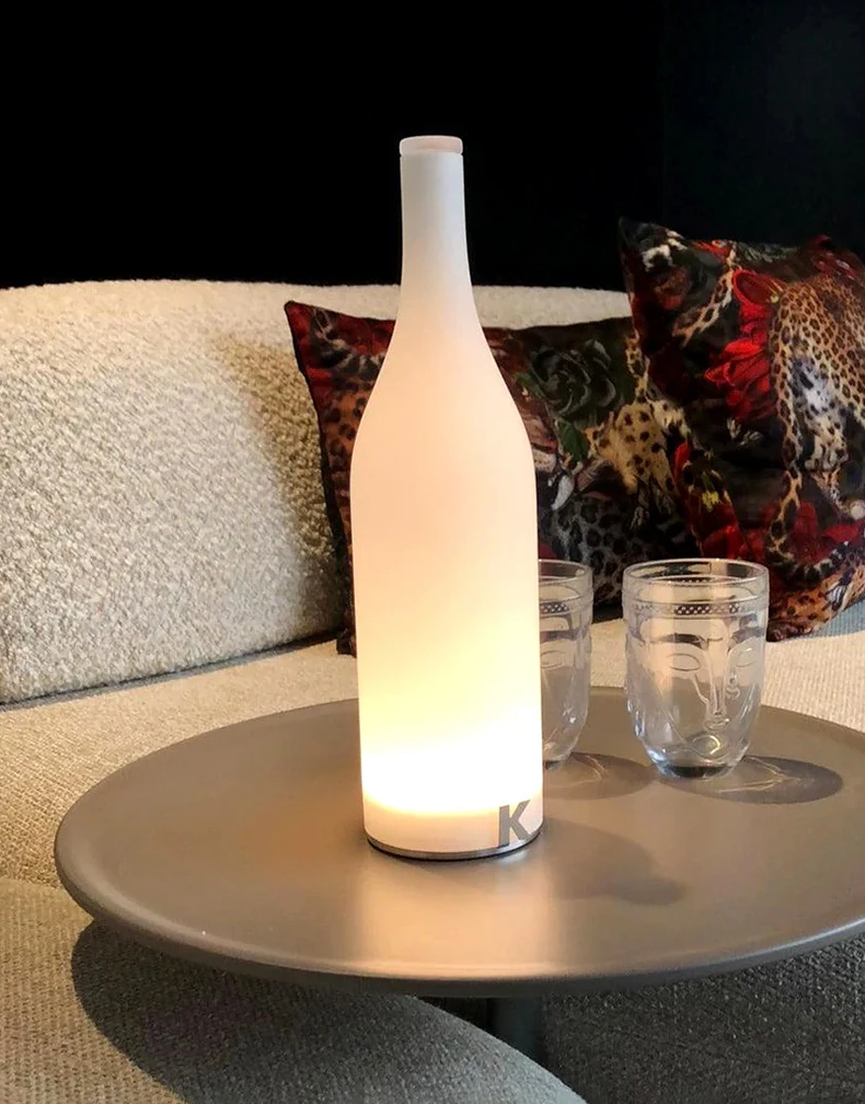 

Nordic Creative Fashion Iron PE Decor LED Wine Bottle Charging White Table Lamp Bar Studio Bedroom Lighting Atmosphere Fixtures