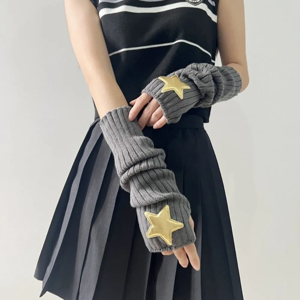Guanti scaldamuscoli lunghi alla moda Manicotto caldo per braccio lavorato a maglia a prova di freddo con guanti senza dita con patch pentagramma Autunno Inverno