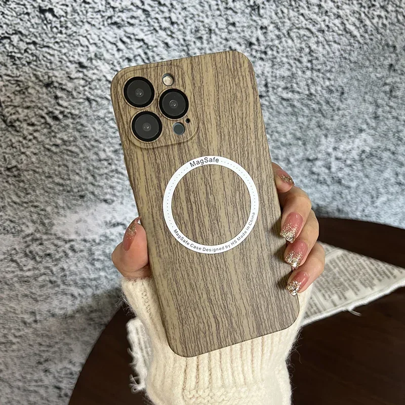 

Full-Wrap Phone Case for iPhone Creative Magnetic Absorption Walnut Wood Grain Protector Durable Phone Sleeve Stylish Cover