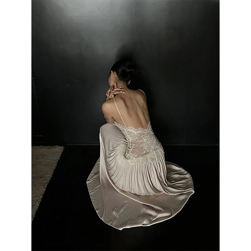 ชุดเดรสยาวลูกไม้หรูหราสำหรับผู้หญิง งานปาร์ตี้ งานพรอม เซ็กซี่ สายคล้องคอ เปิดหลัง ชุดเดรสยาวแฟชั่น ผู้หญิง แขนกุด ทรงเข้ารูป  ใหม่