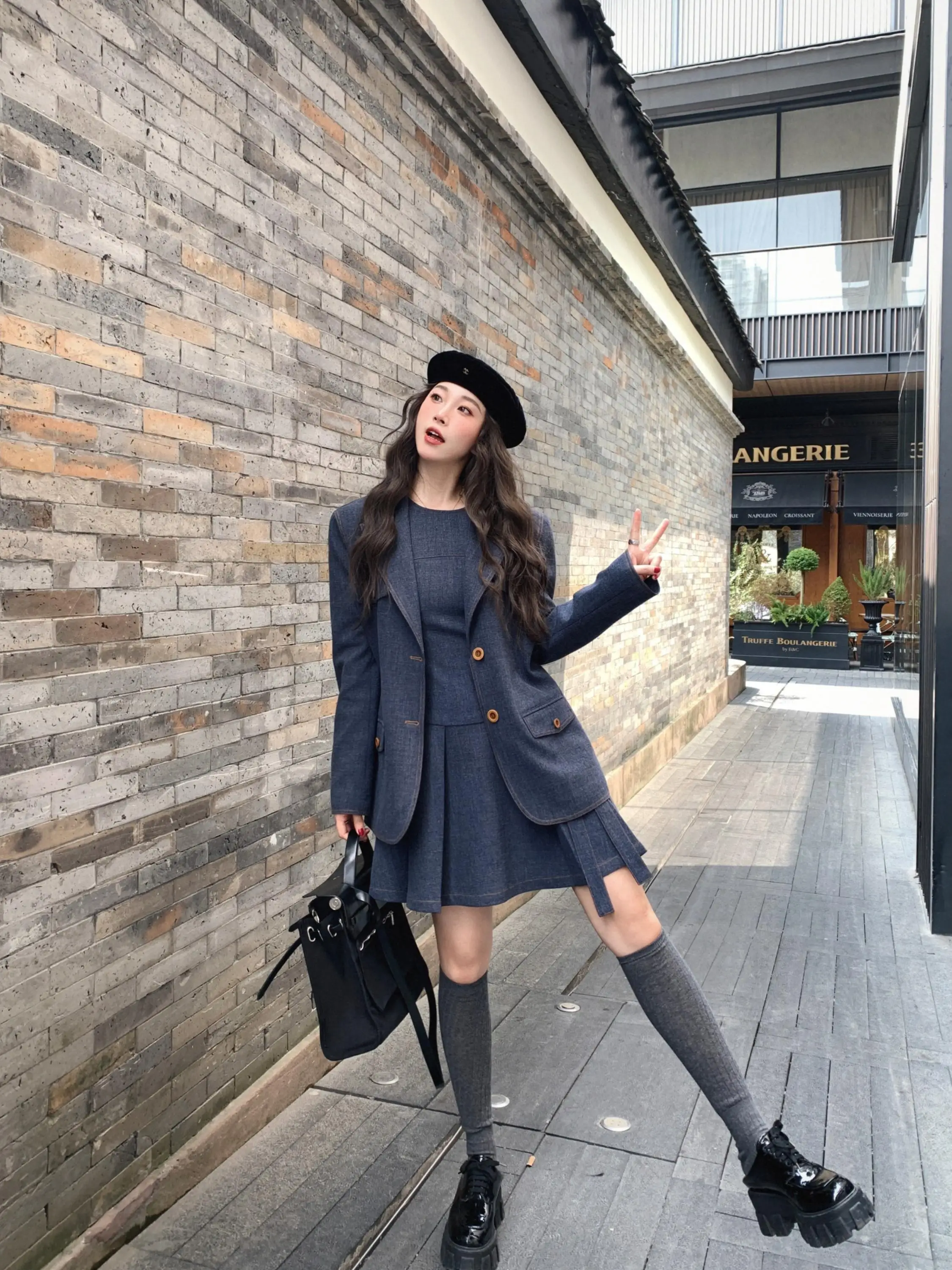 

Костюм из ткани TR с эффектом денима: пиджак, жилет, юбка. Повседневный уличный стиль, свободный крой, смесь полиэстера и хлопка.