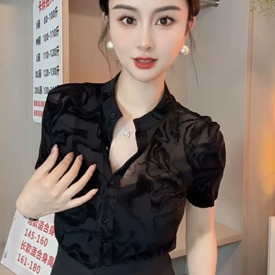 

Fashionable Temperament Single-breasted Round Neck Shirt for Women in Summer New Chic Slim Fit Slim Top