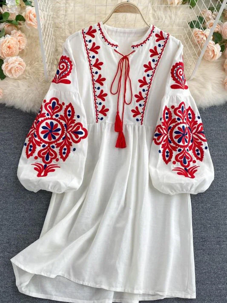 Spring Autumn Women\'s Retro Ethnic Embroidered Dress Lantern Sleeves Bohemian Holiday Dress Women GD678