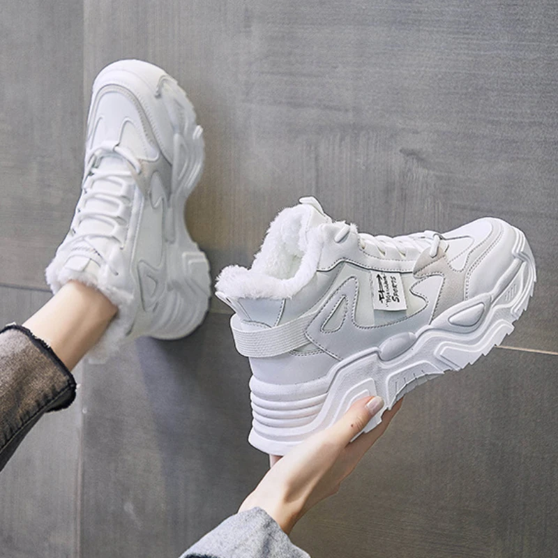 Zapatos deportivos de Invierno para mujer, zapatillas de plataforma a la moda con piel, botas de nieve cálidas, zapatos de monopatín de seguridad