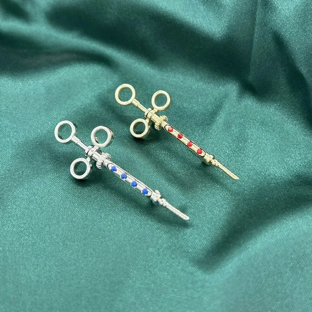 Fashion medical equipment syringes metal brooches clothing accessories