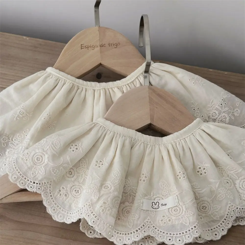 

Fashion Lace Embroidery Baby Bib Round Collar Sweet Infants Saliva Towel Hollow Kids Bib Scarf