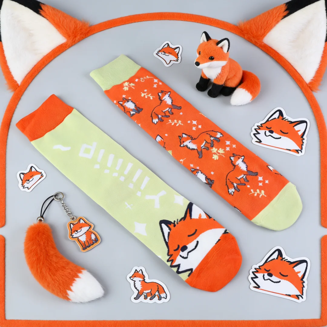 1 Pair of Forest Fox Mid-Calf Socks Featuring an AB Design Paired With a Charming, Vibrant Colour Palette, Suit For All Season