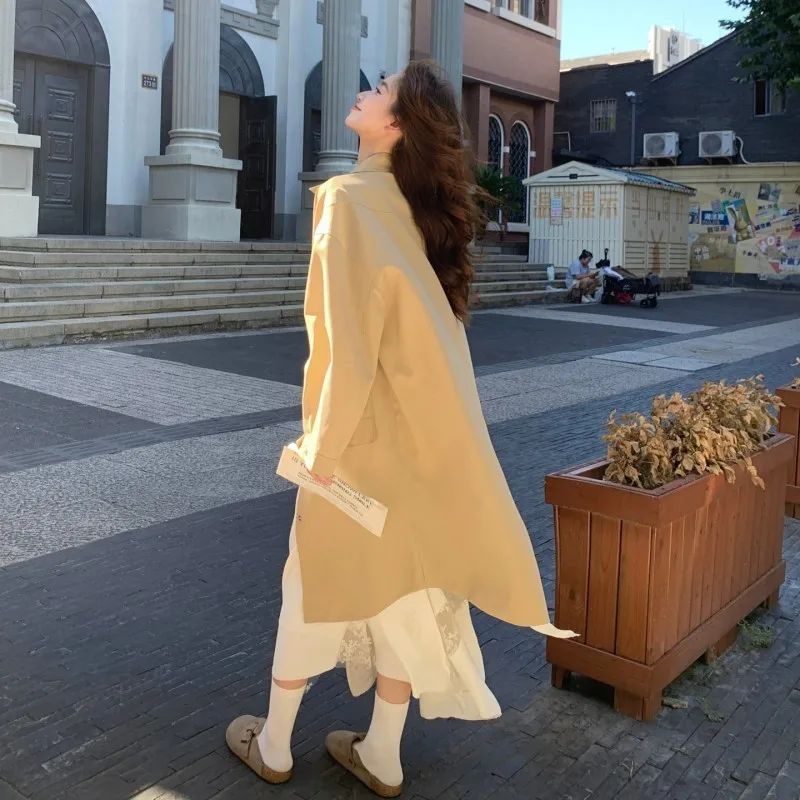 A new youthful versatile comfortable and skin-friendly casual long trench coat