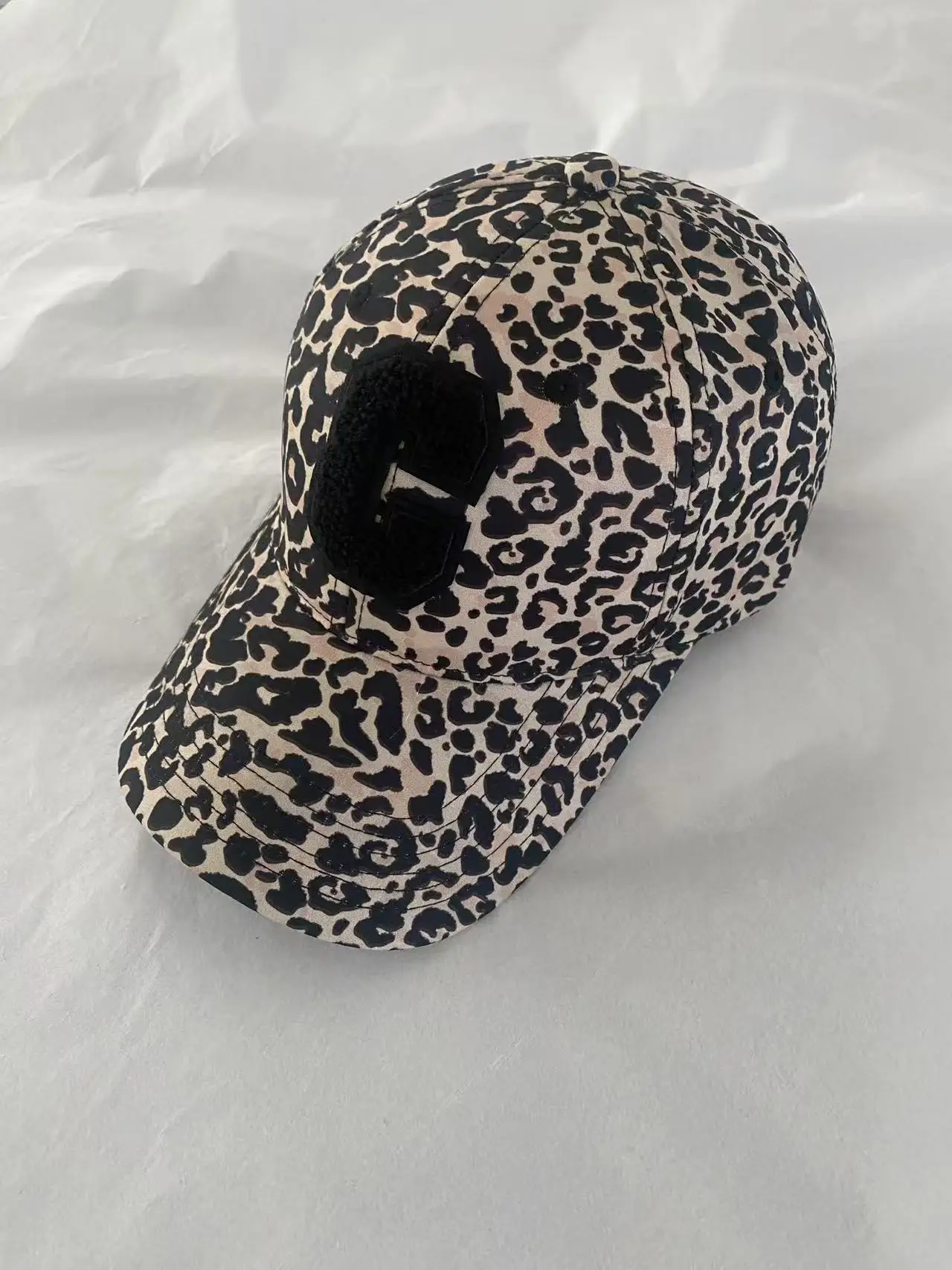 Men's and women's fashion leopard print spot pattern baseball cap retro hip hop casual sunscreen cap