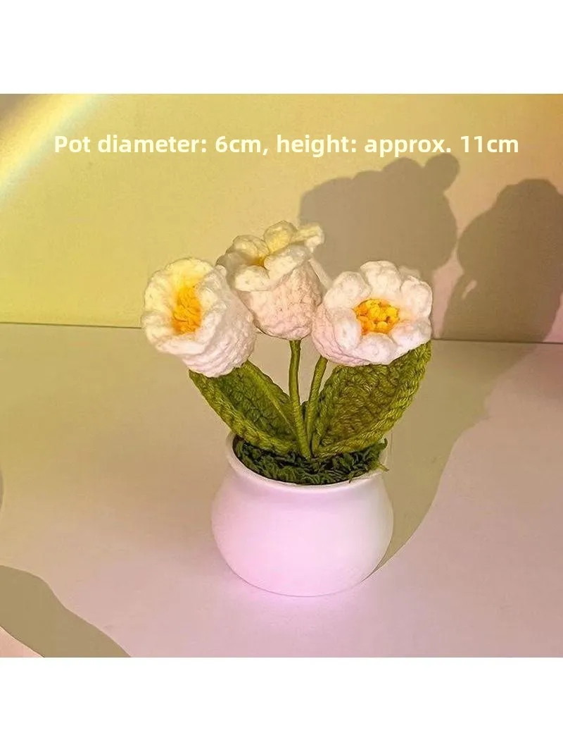cesta-de-flores-de-la-artesanal-com-rosto-sorridente-criativo-girassol-tricotado-campanula-e-tulipa-ornamento-floral-etern