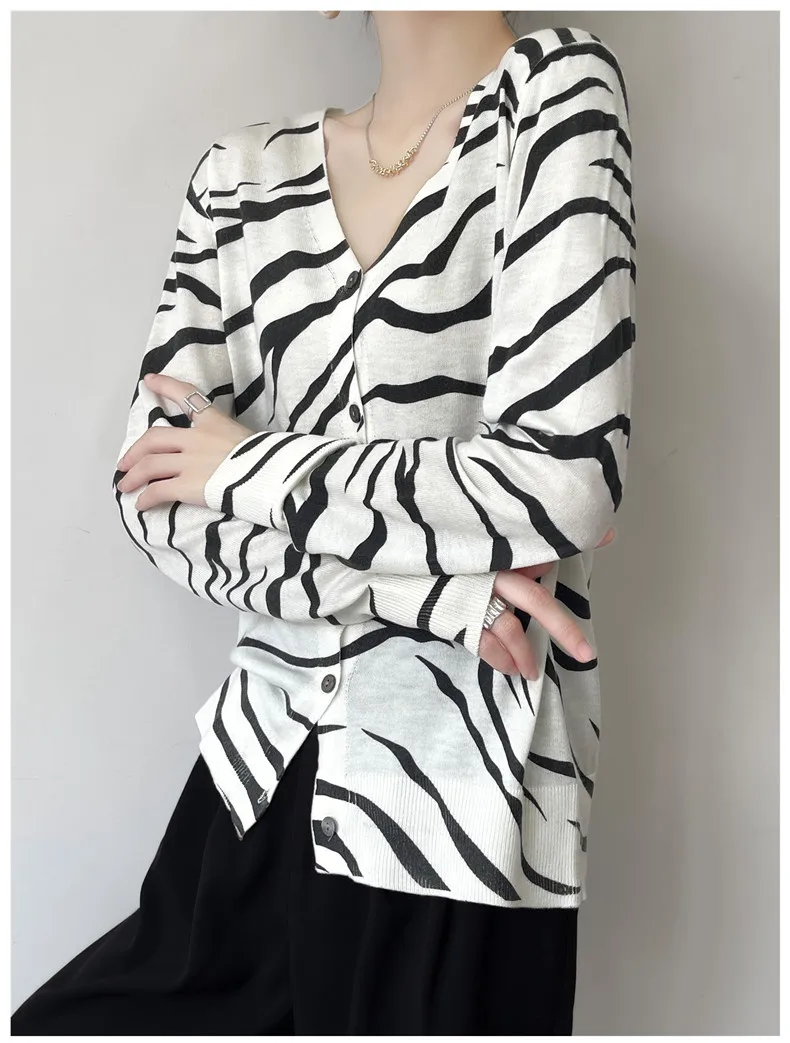 Spring and Autumn New Women\'s cashmere cardigan 2022 spring and autumn thin zebra fashion casual cashmere soft delicate V-neck t