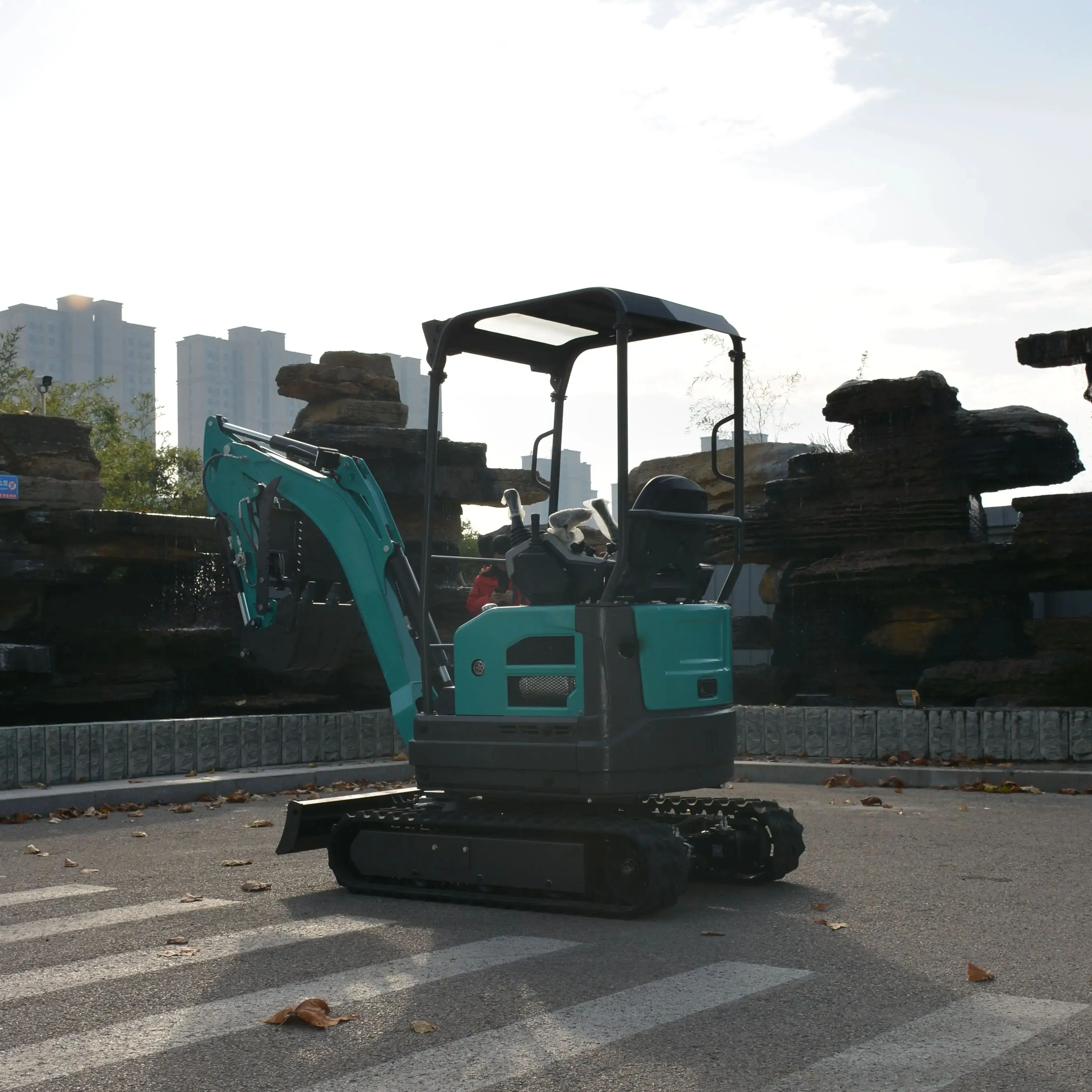 

Mini crawler excavator 1 ton 1.8 ton agricultural crushing efficient and convenient indoor engineering small excavator