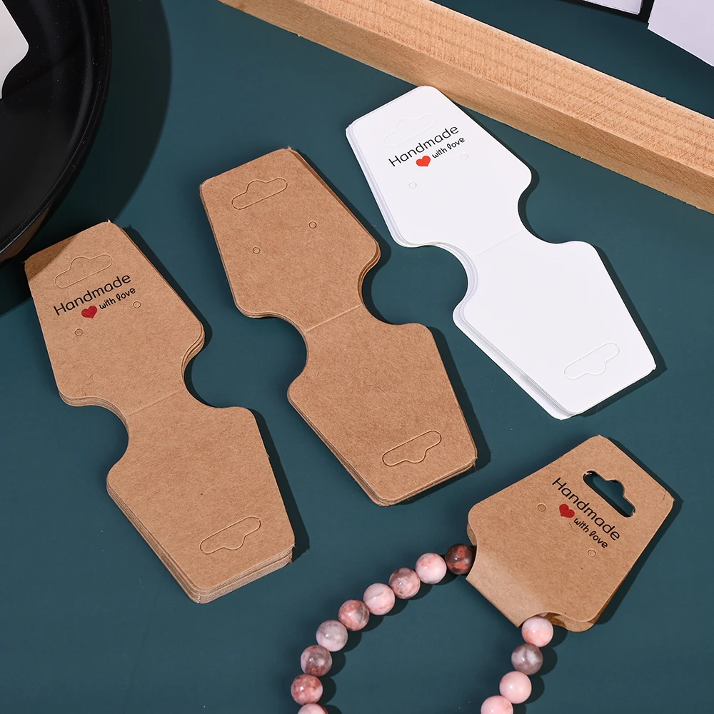 50 Stück braune Kraftpapier- und schwarz-weiße Schmuck-Faltkarten, selbstklebende Schmuckverpackungskarten mit der Aufschrift „Handmade with Love“ – Detail 5