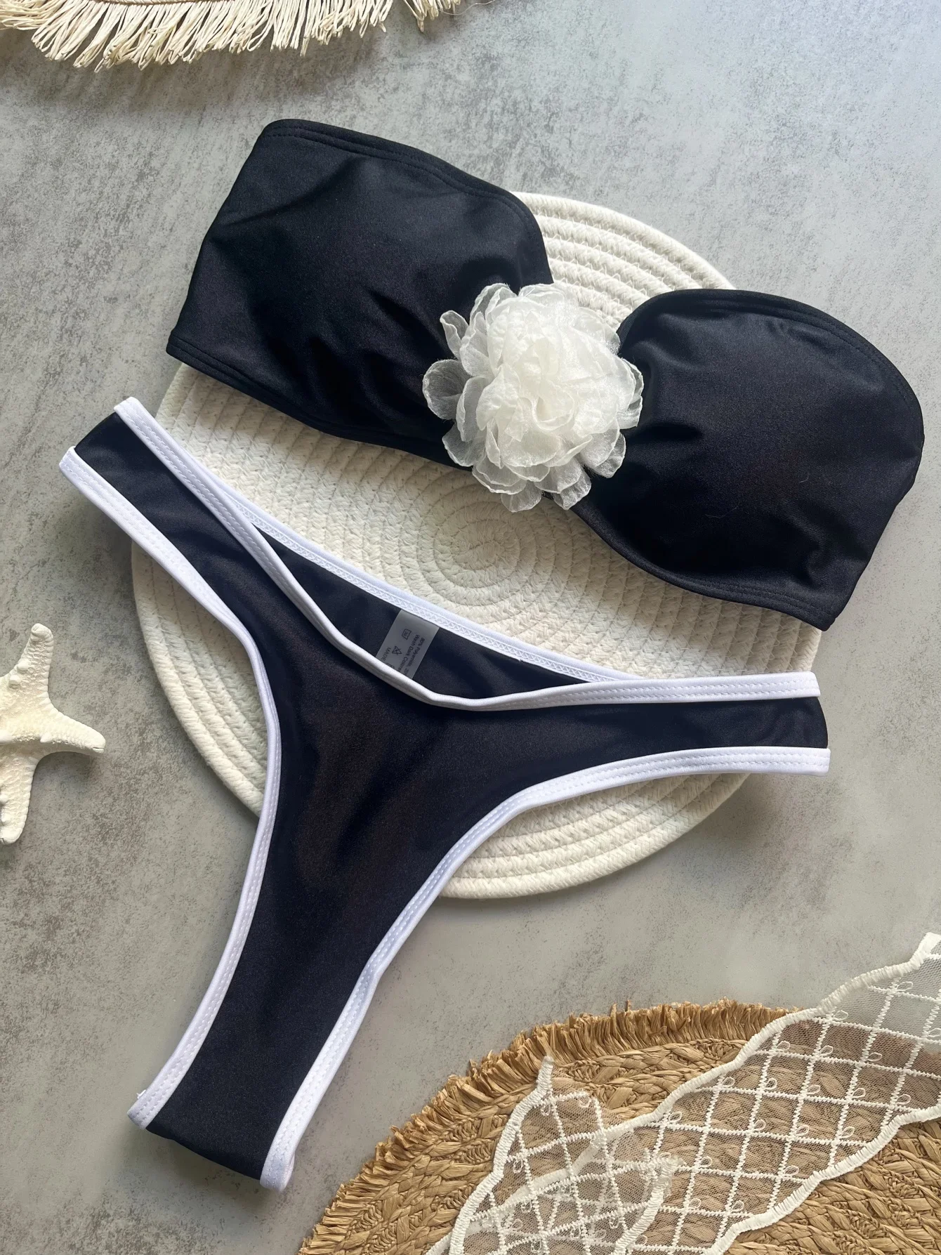 Strój kąpielowy 2025 Trend Nowy damski jednolity kolor 3D Flower Bikini Split Flat Strap Swimwear Fashion Beach Bikini Trajes De Bano Mujer