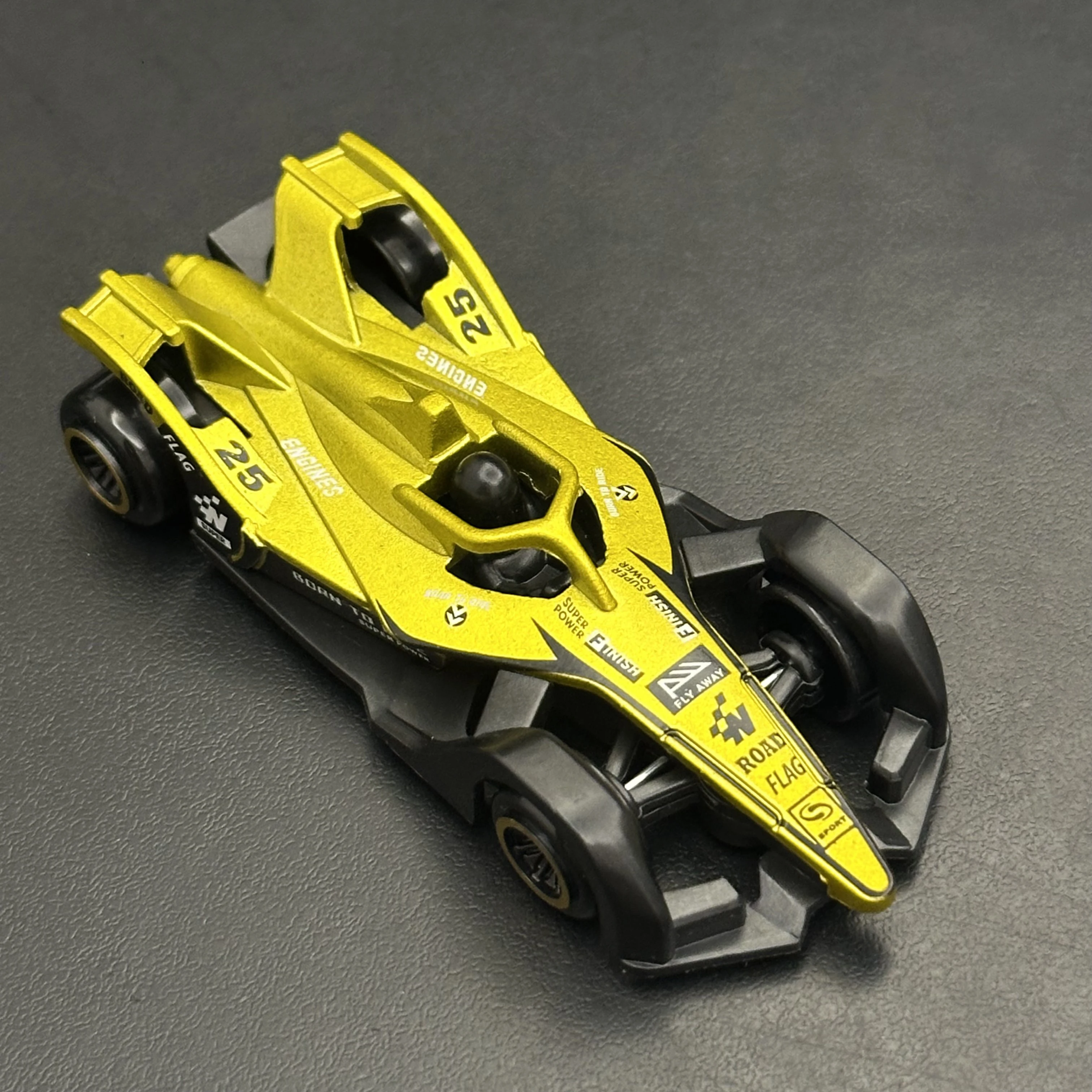 1/64 Diecast Alloy Gold Racing Car Formula Style Single Seater Miniature Collectible Display Model Toy for Motorsport Fans