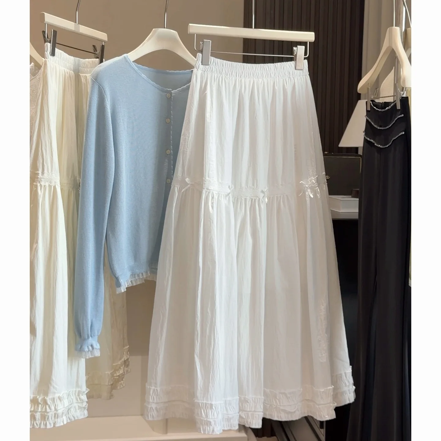 

Women's Lace-Trimmed Tiered Maxi Skirt, Elastic Waist Flowy A-Line Skirt with Ruffled Hem, Casual Boho Summer Long Skirt