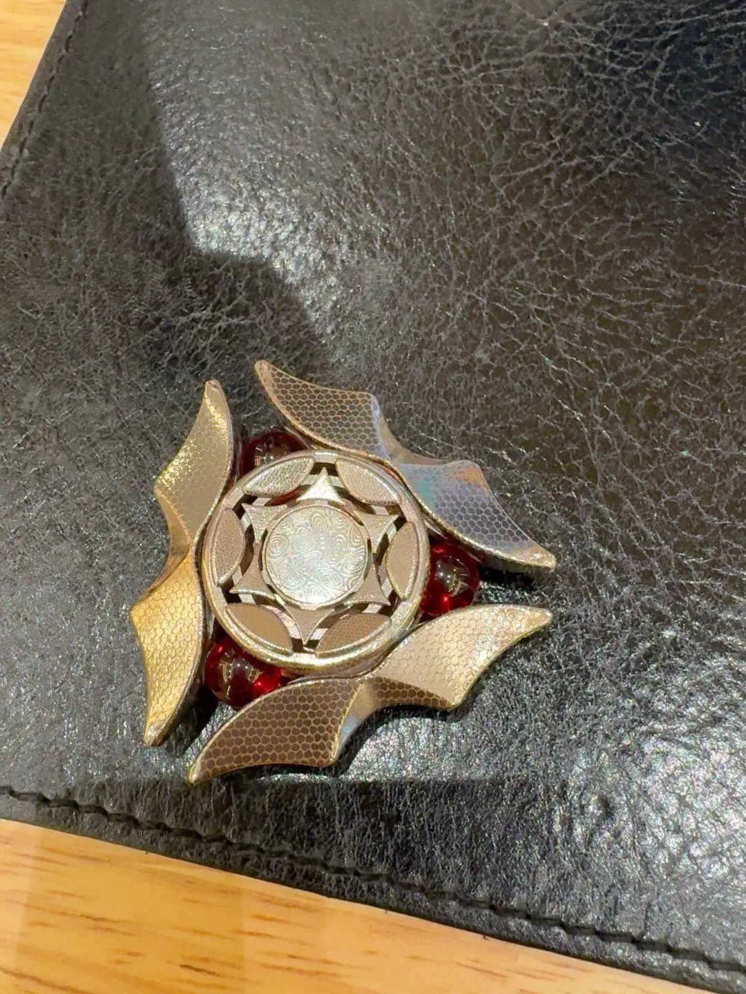 Used EDC One World Medusa 1.0 Filament Superconducting + Malaysian Material EDC Decompression Toy