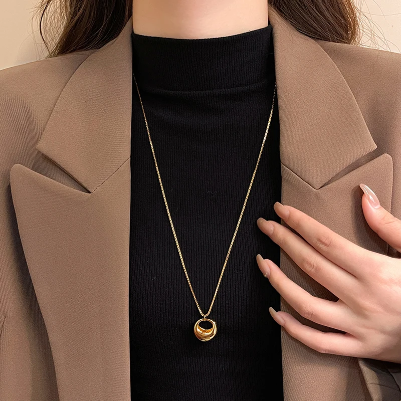 Golden Color Chain Circle Pendant Autumn/Winter Long Sweater Chain For Women’s Non Fading Necklace Trendy Jewelry Accessories