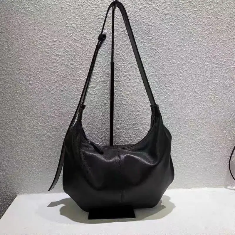 

Large Capacity Soft Leather Dumpling For Women 2025 New Simple Casual Versatile Single Shoulder Crossbody Commuter Underarm B