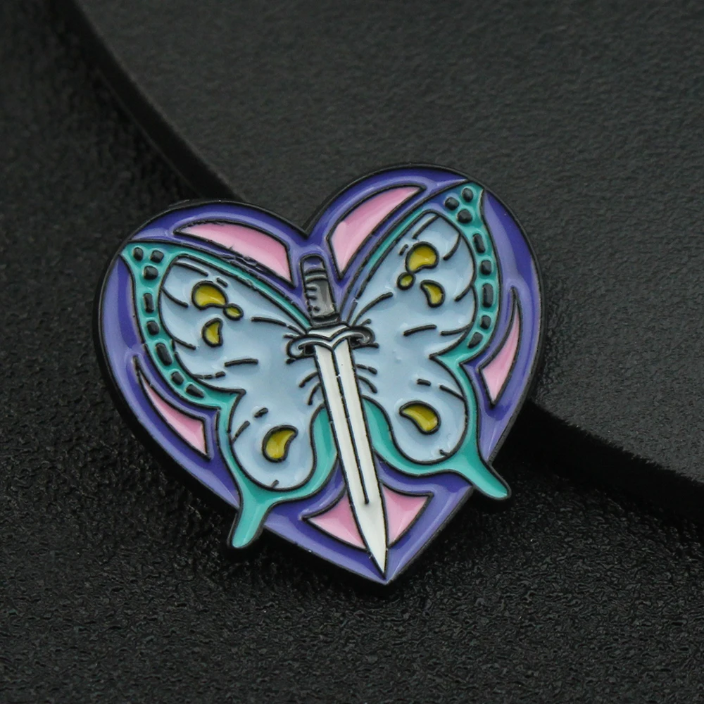 Anime JoJo Bizarre Adventure Brooch Pin Stone Ocean Jolyne Cujoh Sword Butterfly Power Enamel Pin Lapel Badge Jewelry Gift