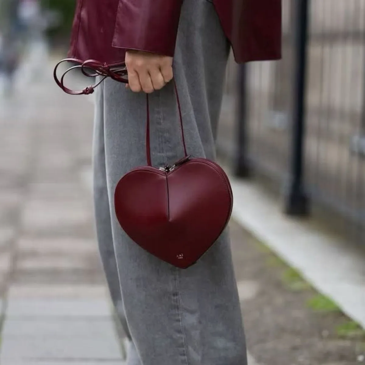 Bolso de lujo 2026, elegante bolso de caja con forma de corazón de melocotón, diseño de nicho, bolso con estilo, bandolera texturizada de un solo hombro