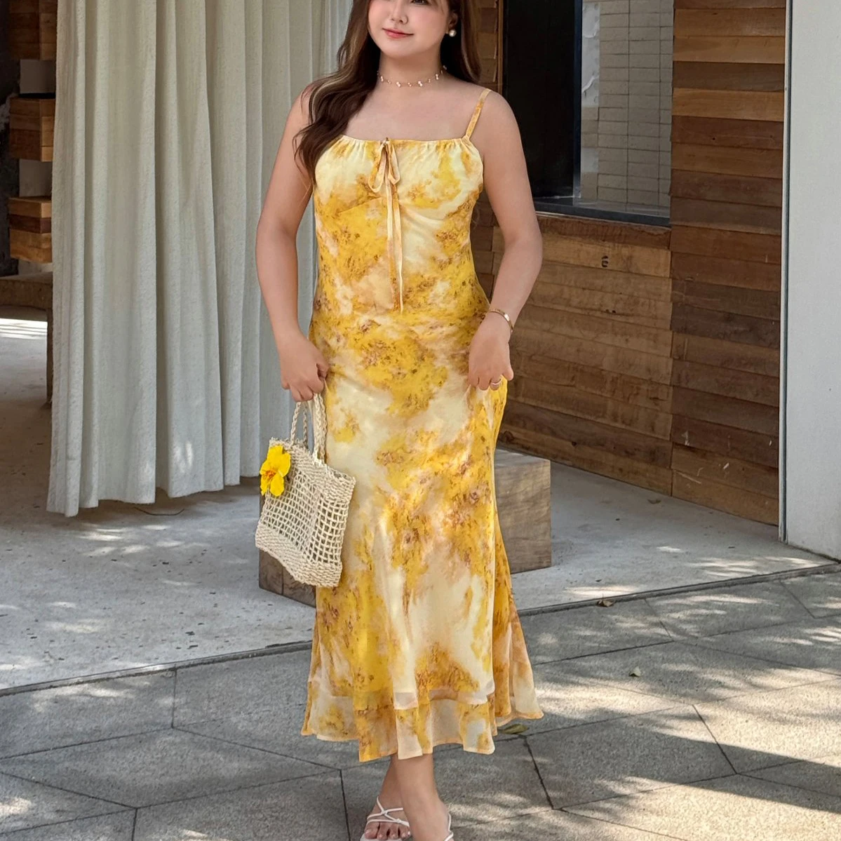

2026 Summer Premium Plus Size Golden Sand Tide Print Slip Dress Tie Detail Mermaid Hem Elegant Yellow Dress For Curvy Women 9564